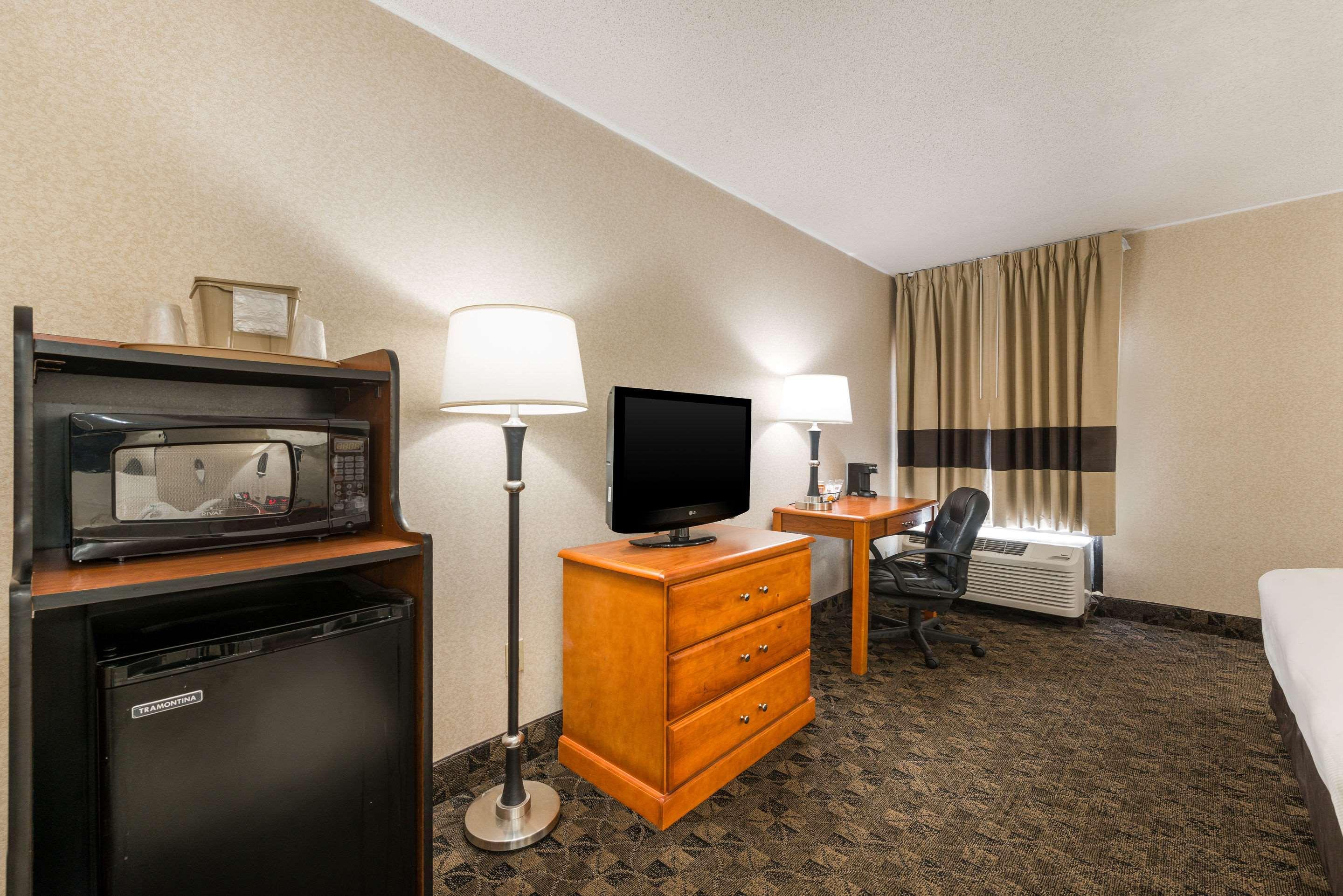 Quality Inn & Suites Portage Exterior foto